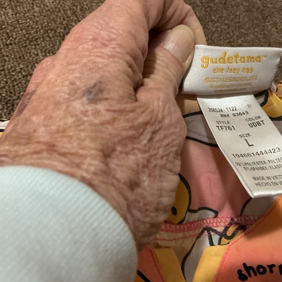 gudetama the lazy egg Women's Scrubs Top Medium - Picture 4 of 4